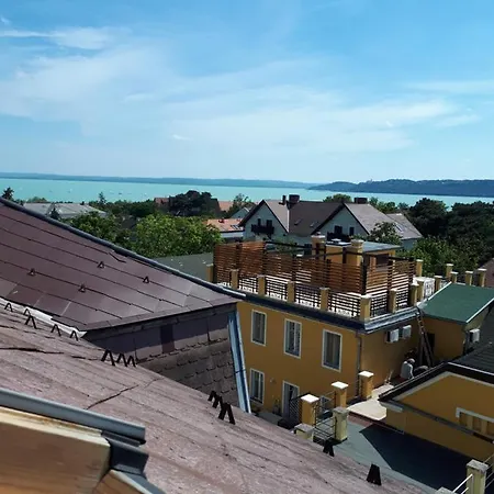 아파트 Aranycsillag Green Apartman 블로톤퓌레드