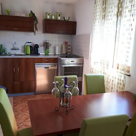 아파트 Aranycsillag Green Apartman *