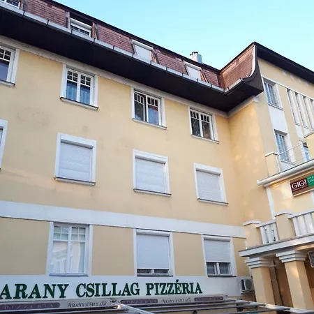 아파트 Aranycsillag Green Apartman